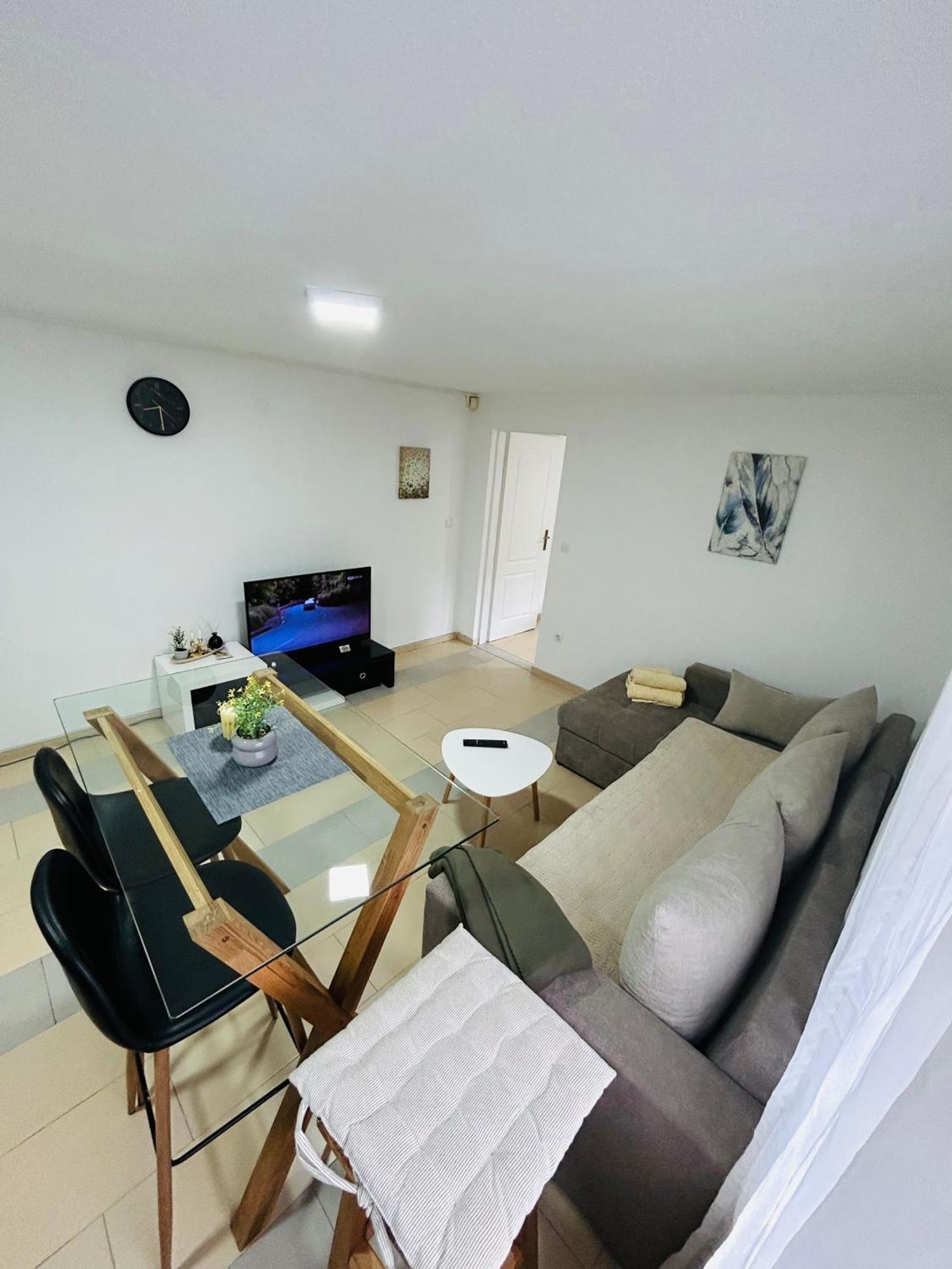 Apartmani Star Tuzla Extérieur photo
